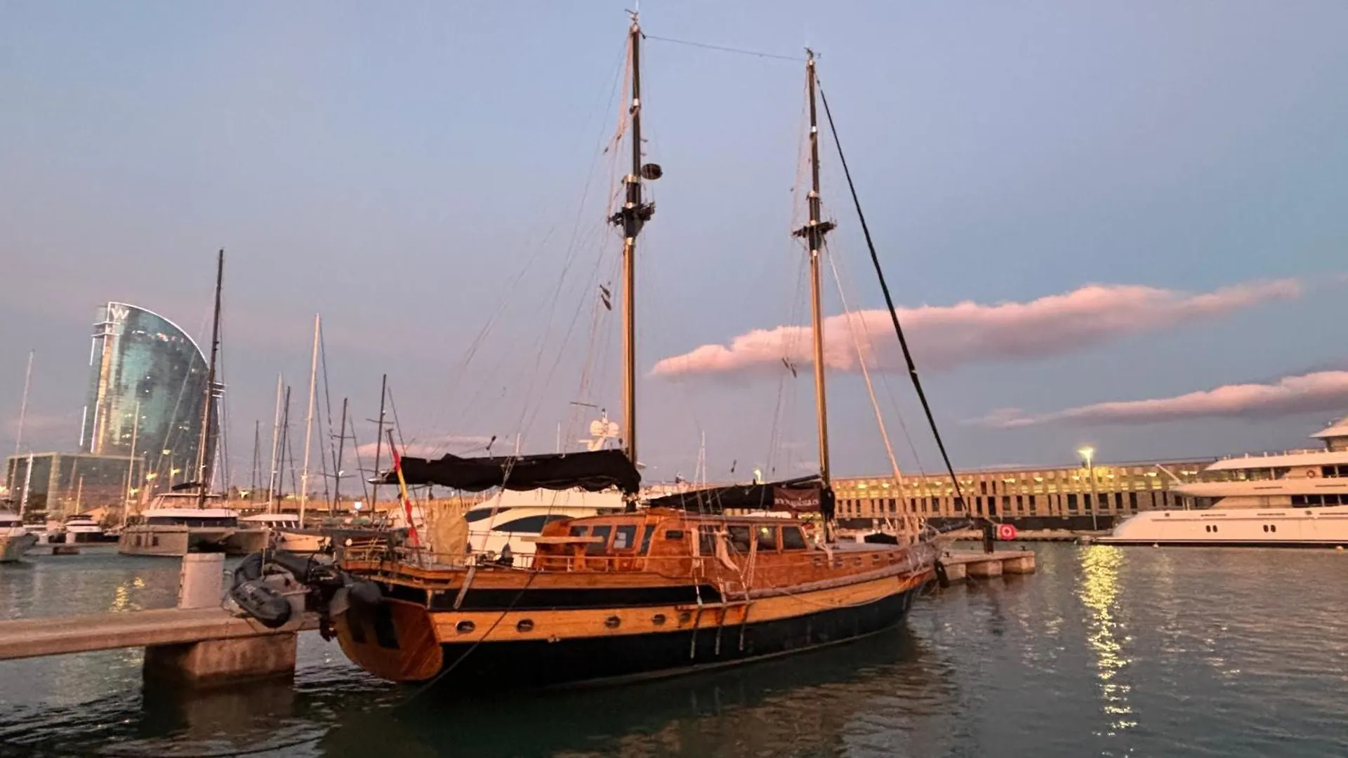 Hotel Wooden Boat- La Goletta Barcelona